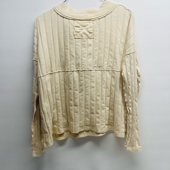 We the free long sleeves crop top 3/4 button down size XS - Picture 4 of 6